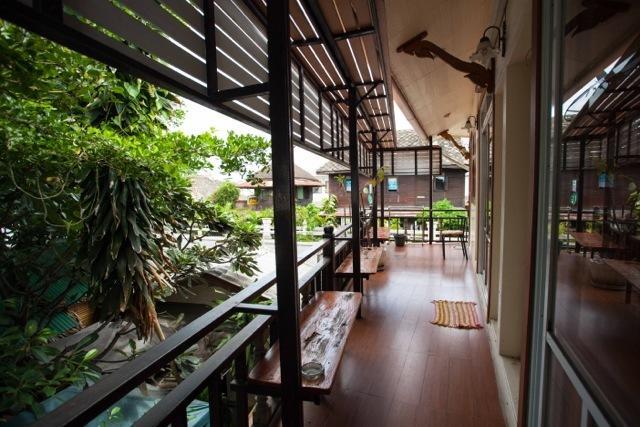 Jj. Home Phetchaburi Rum bild